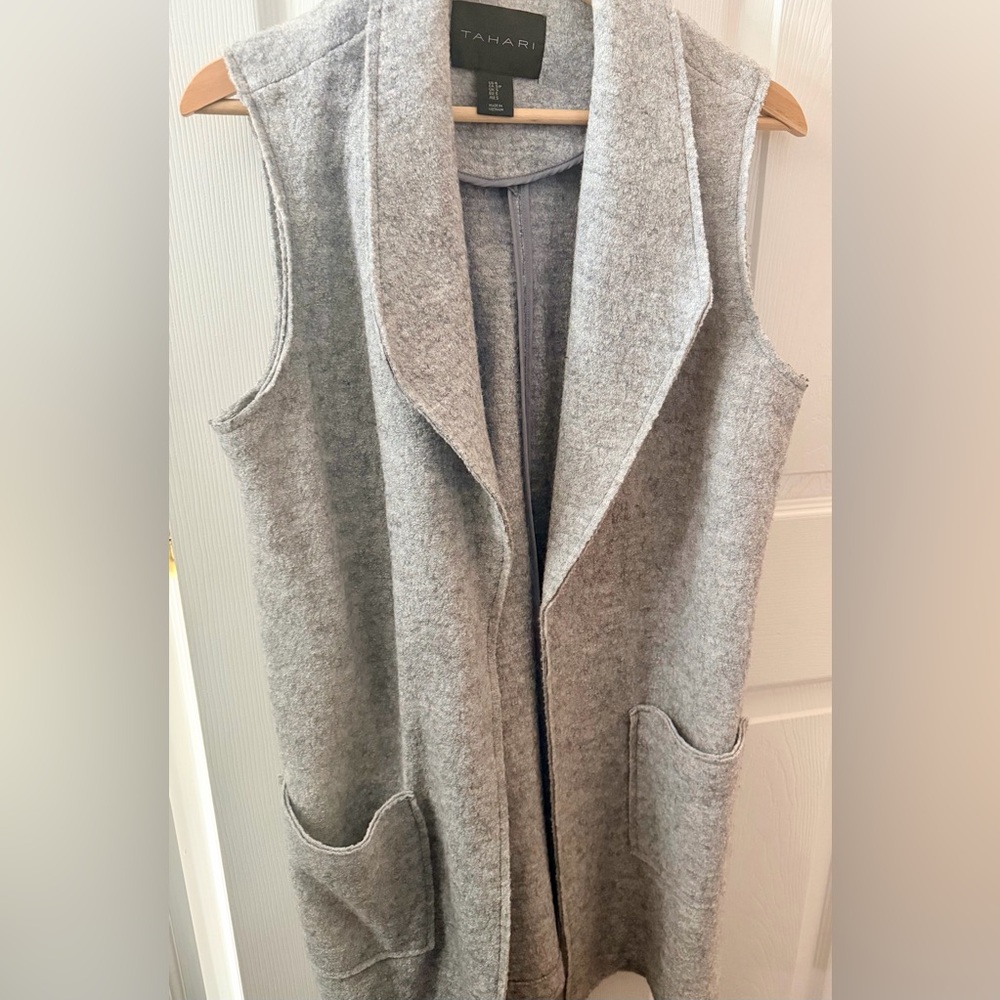 Tahari Light Gray Sleeveless Open-Front Vest